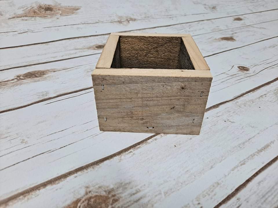 4" Reclaimed Centerpiece Box