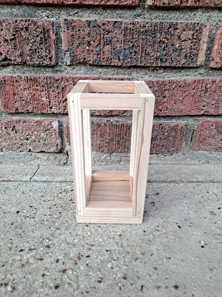 MINI SIMPLE WOODEN LANTERN