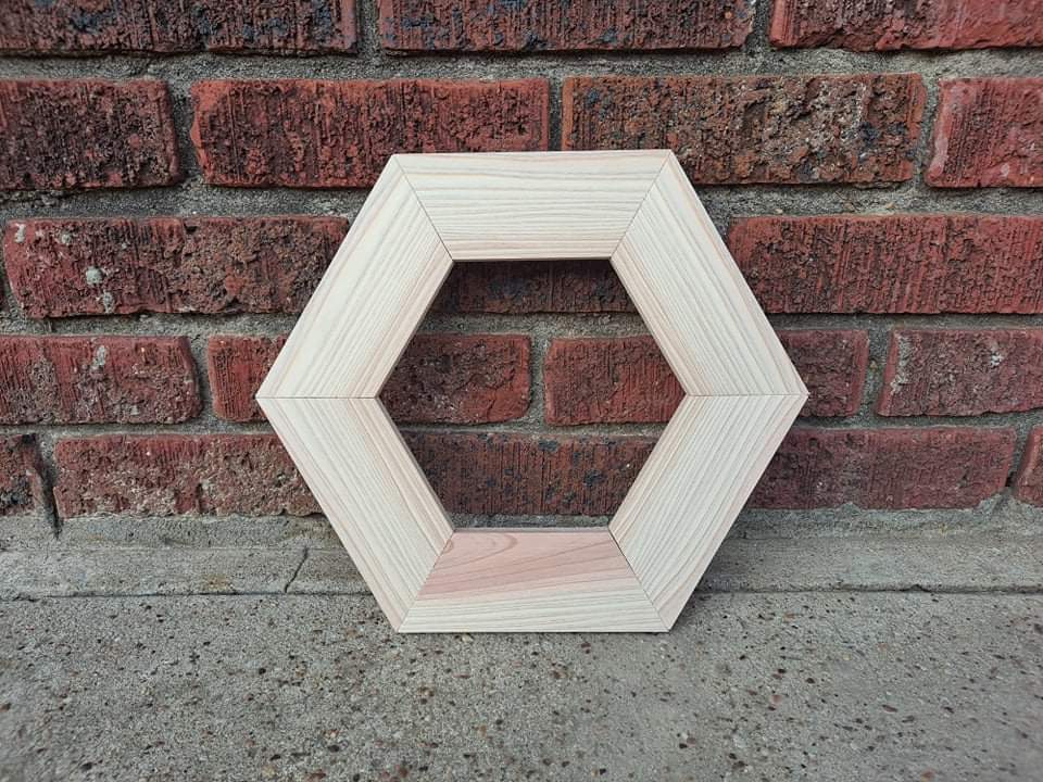 Hexagon Wreath- 14"