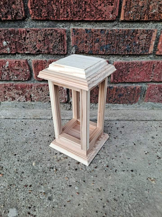 MINI ELEGANT WOODEN LANTERN